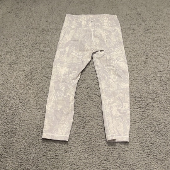 Lululemon wunder under crop legging size 6 - Picture 5 of 7